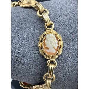 Vintage Cameo Bracelet Carved Shell Gold Tone 7"